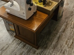 Перенесли мебель из квартиры